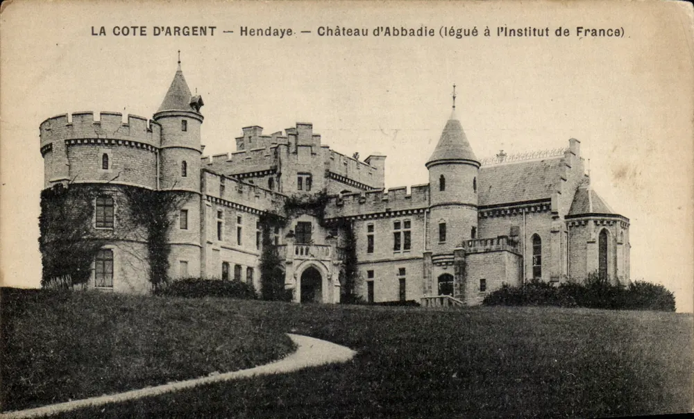 Die Silberküste — Hendaye — Schloss Abbadie (vererbt dem Institut de France) - Vorderseite