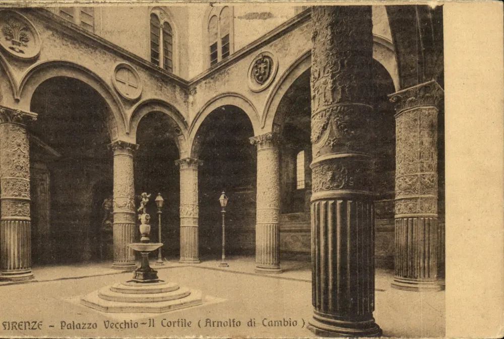 Florenz - Palazzo Vecchio - Il Cortile (Arnolfo di Cambio) - Vorderseite