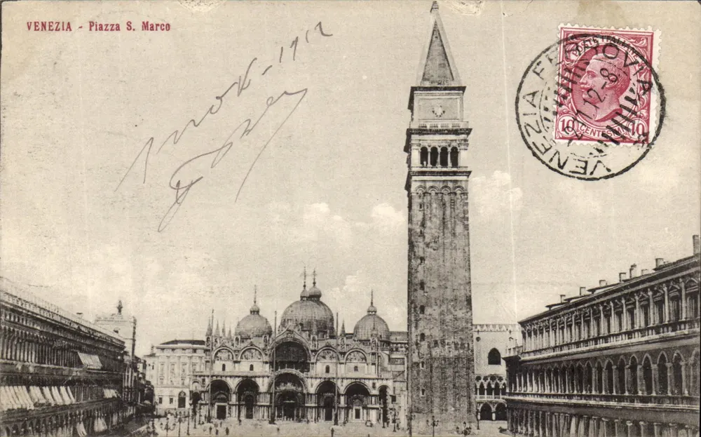 Venedig - Piazza San Marco — Ansicht des Glockenturms und der Basilika — unbekannter Verleger, Seriennummer nicht sichtbar - Vorderseite