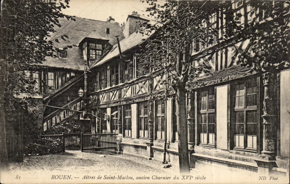 Rouen — Aîtres de Saint-Maclou, ehemaliger Charnier des 16. Jahrhunderts — ND Phot, n°81 - Vorderseite