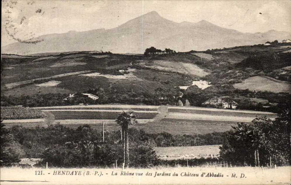 Hendaye (B.P.) — Blick auf die Gärten des Schlosses Abbadia — M. D. - Vorderseite