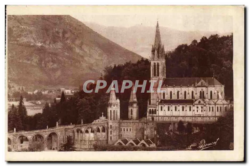 A Basílica vista de lado — Lourdes — Editor Doucet - Frente