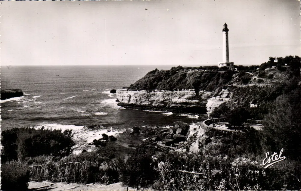 Biarritz — A Ponta St-Martin e o Farol — Estel - Frente