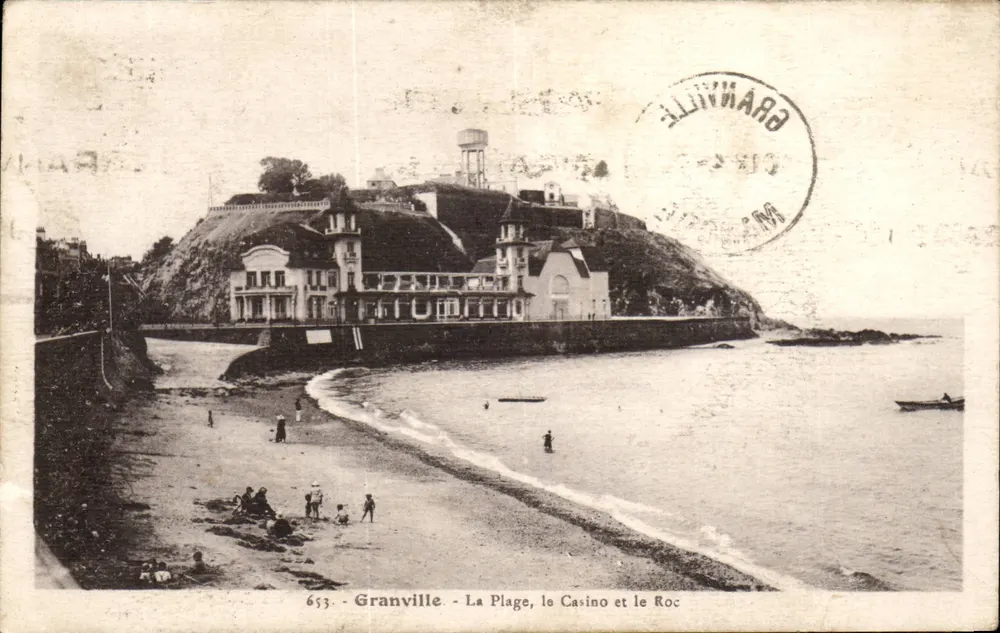 Granville — Die Strandpromenade, das Casino und der Roc — Verlag: 653 - Vorderseite