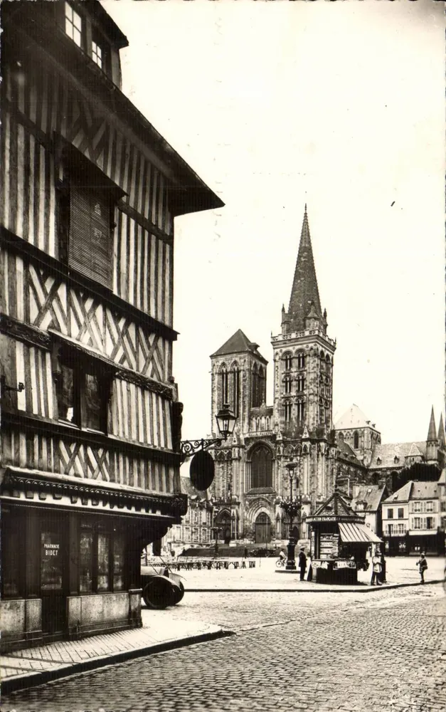 Lisieux — A Catedral — Edições Clatigny - Frente