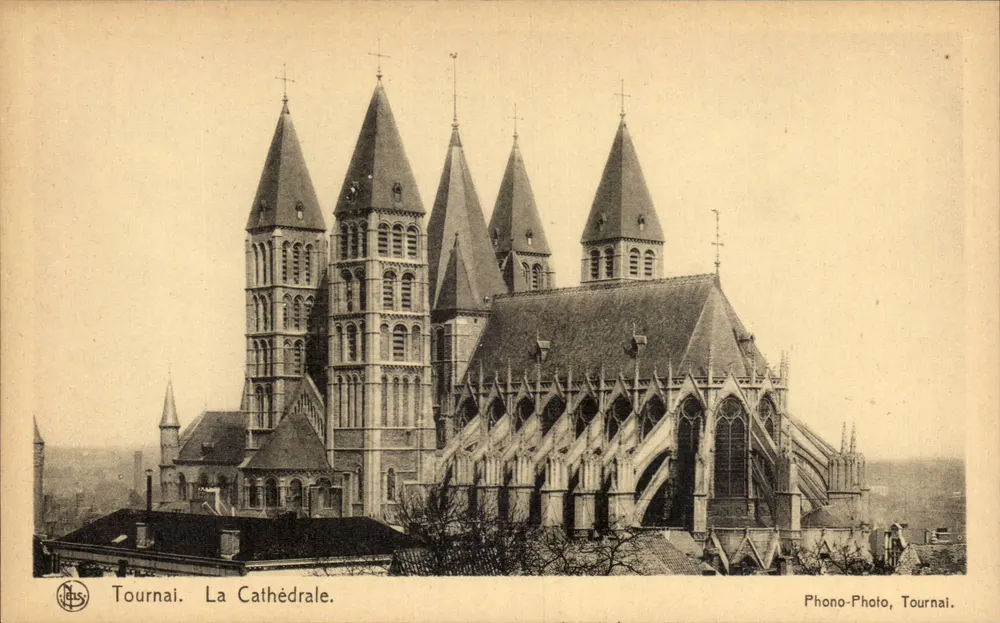 Tournai. Die Kathedrale — Ansicht des gotischen Gebäudes — Phono-Photo, Tournai - Vorderseite