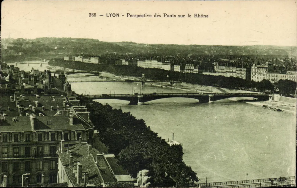 LYON — Perspectiva dos Pontes sobre o Rio Rhône — editor Lyon, n° 388 - Frente