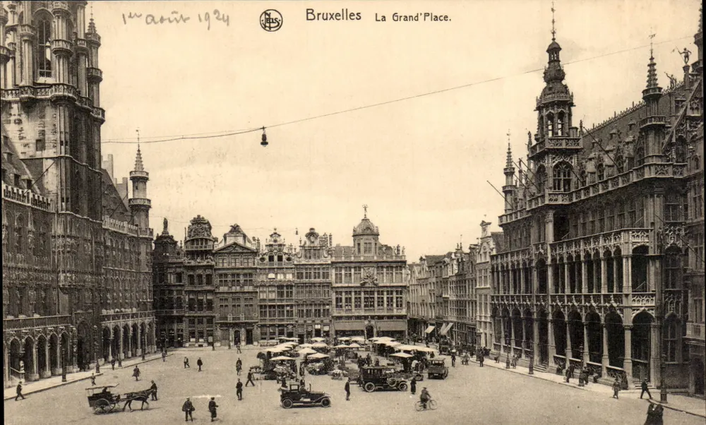 Bruxelas — A Grande Place — vista da praça com os edifícios históricos — editor Erm. Thill, série 1, n° 53 - Frente