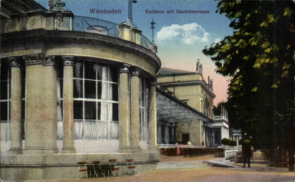 Wiesbaden — Kurhaus com terraço de jardim — Verlag Karl Bud. Bremer & Co., Köln a. Rh. - Frente