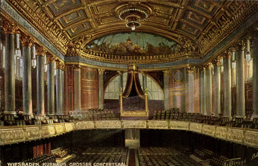 Wiesbaden. Kurhaus. Großer Konzertsaal — Tuck's Postkarte, Serie 'Oiette', Nr. 2001 - Vorderseite