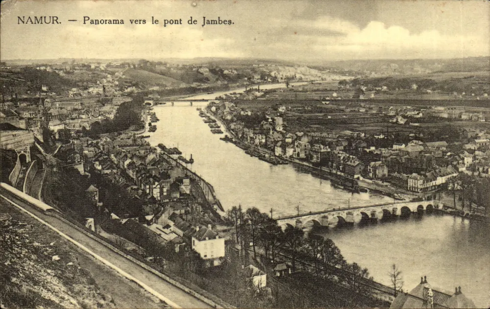 Namur — Panorama hacia el puente de Jambes — editor no identificado - Anverso