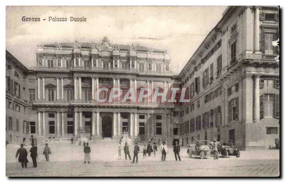Genova - Palazzo Ducale — Ansicht des Gebäudes mit Autos und Fußgängern - Vorderseite