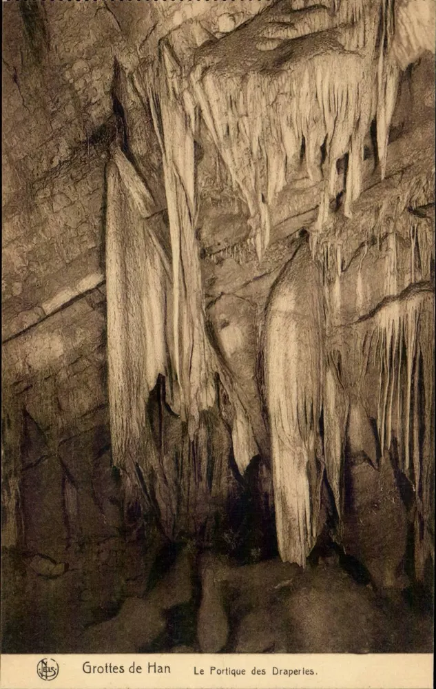Höhlen von Han — Der Drapierbogen — Naus - Vorderseite