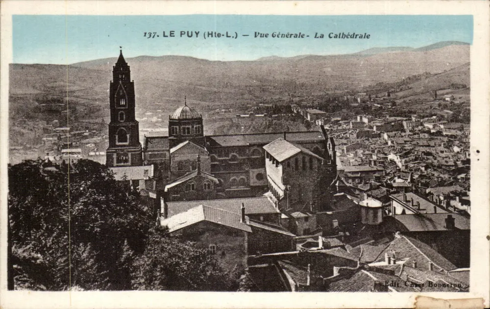 Le Puy (Hte-L.) — Vista Geral - A Catedral — Edit. Chasse Bonneron, n° 137 - Frente