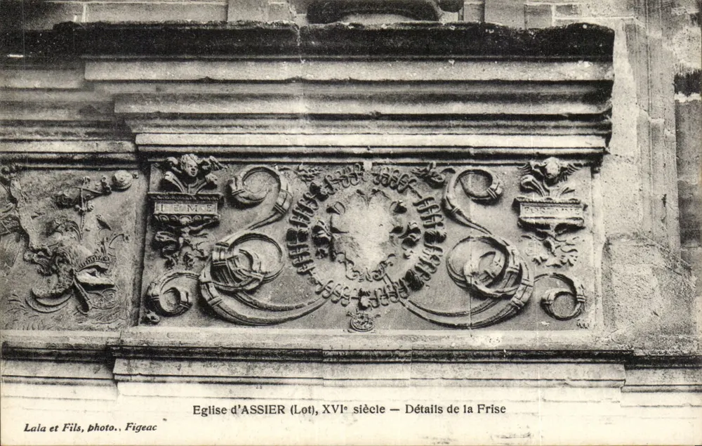 Iglesia de Assier (Lot), siglo XVI — Detalles de la Frise - Anverso