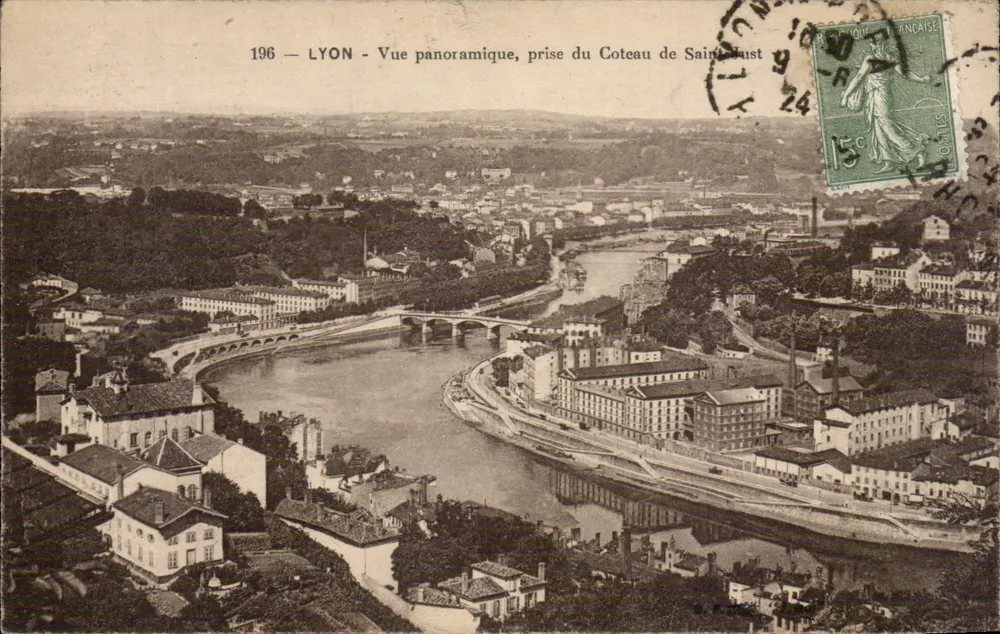LYON — Panoramablick, aufgenommen vom Coteau de Saint-Aust - Vorderseite