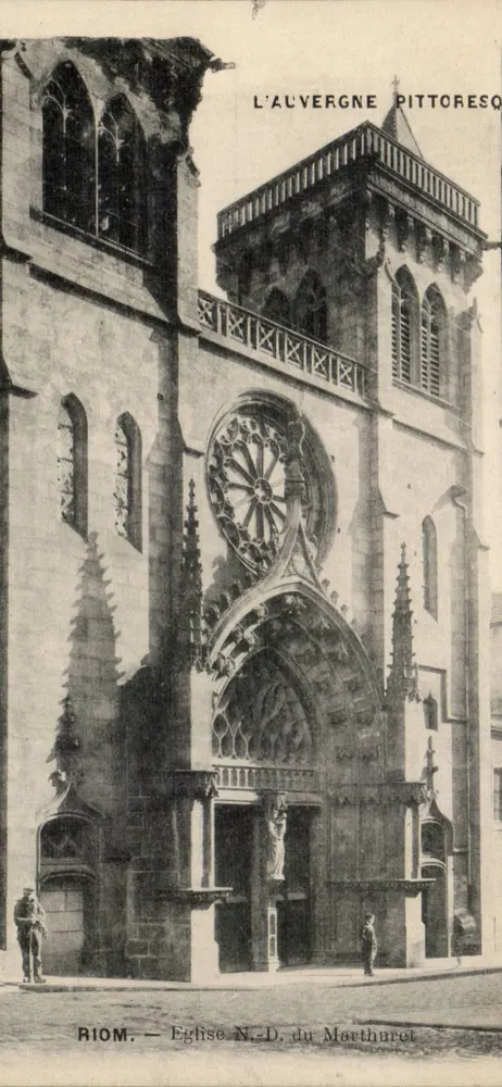 Riom — Igreja N.-D. do Marthuret — A Auvergne pitoresca - Frente