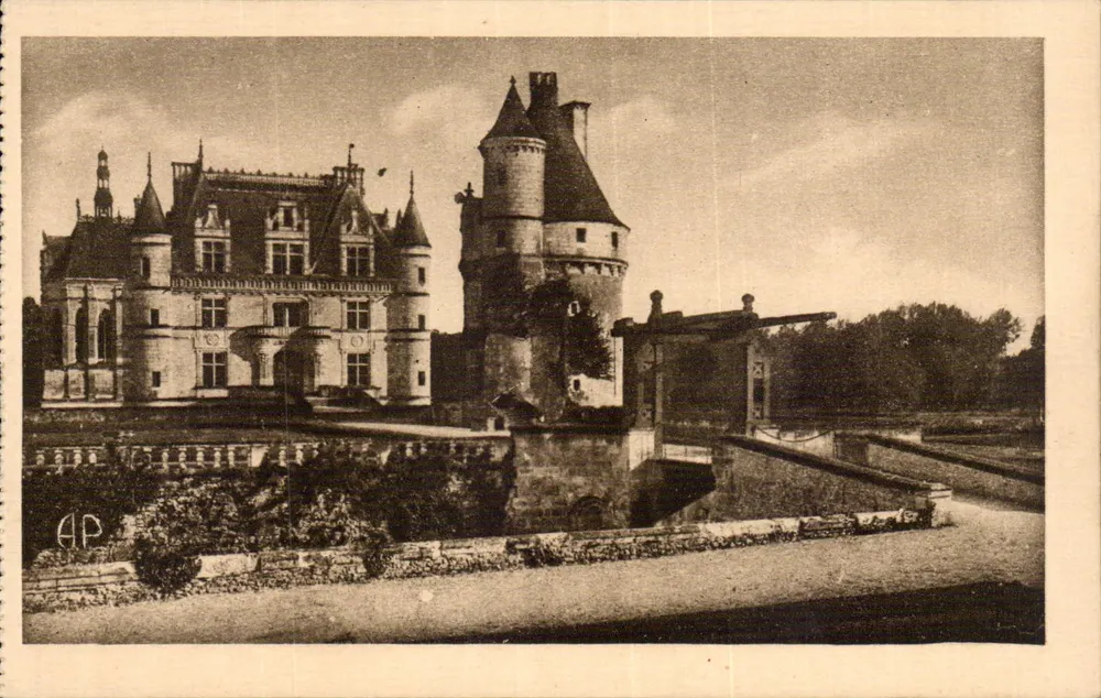 Chenonceau — L'Aile Thomas Bohier, la Tour des Marques et le Pont-Levis — E. Papeghin, Paris - Recto