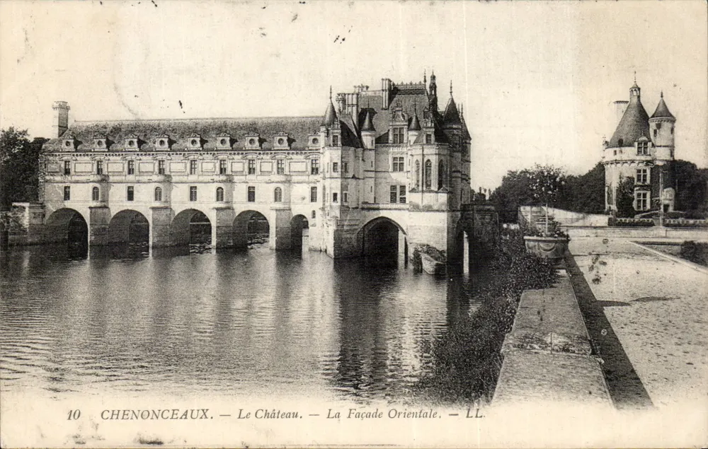 Chenonceaux — O Castelo — A Fachada Oriental — LL. — N° 10 - Frente