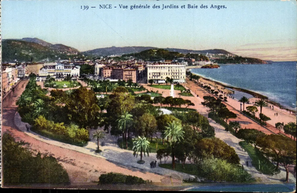Nice — Vue générale des Jardins et Baie des Anges — Éditeur C. P. M. NICE, n° 139 - Recto