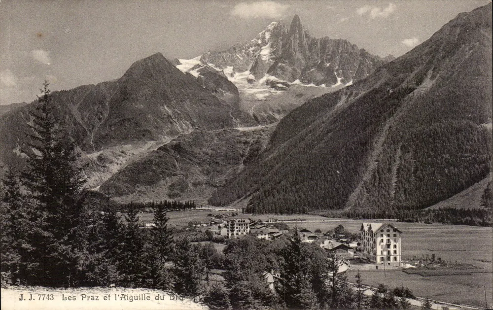 Les Praz e a Agulha do Diabo — vista panorâmica — J.J. 7743 - Frente