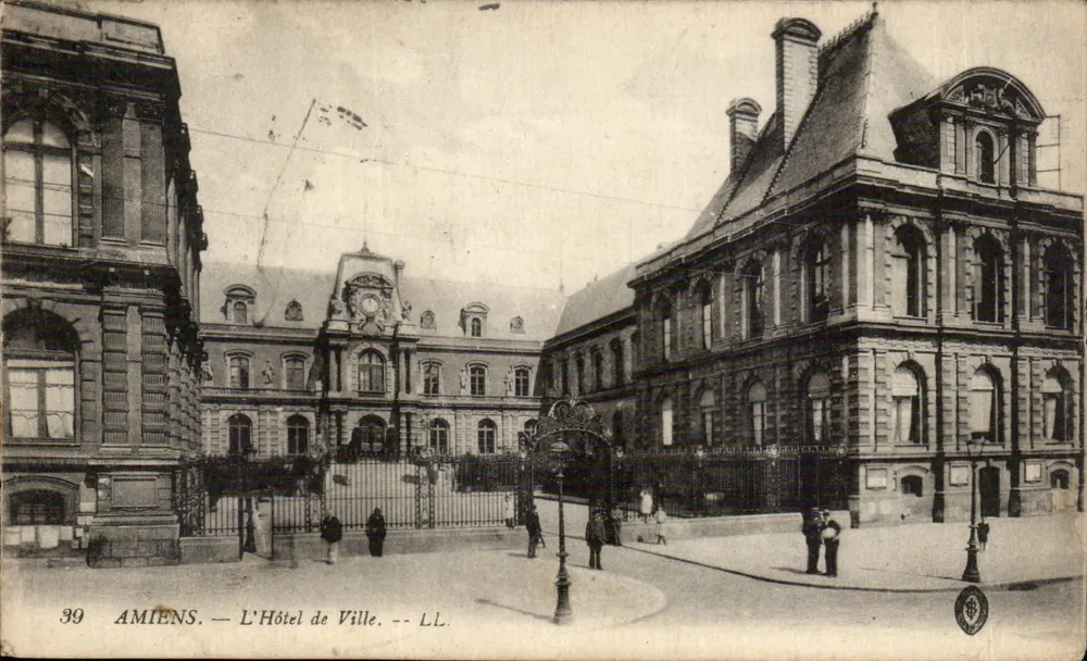 Amiens — O Hotel de Ville — LL. n°39 - Frente