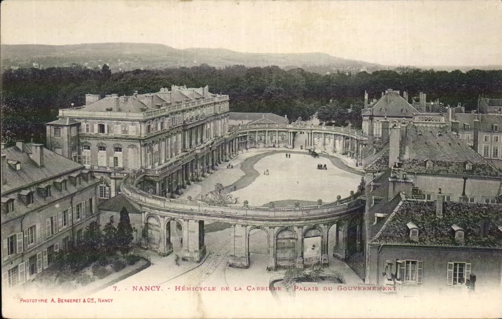 Nancy — Hémicycle de la Carrière, Palais du Gouvernement — Phototypie A. Bergeret & Cie, Nancy - Vorderseite