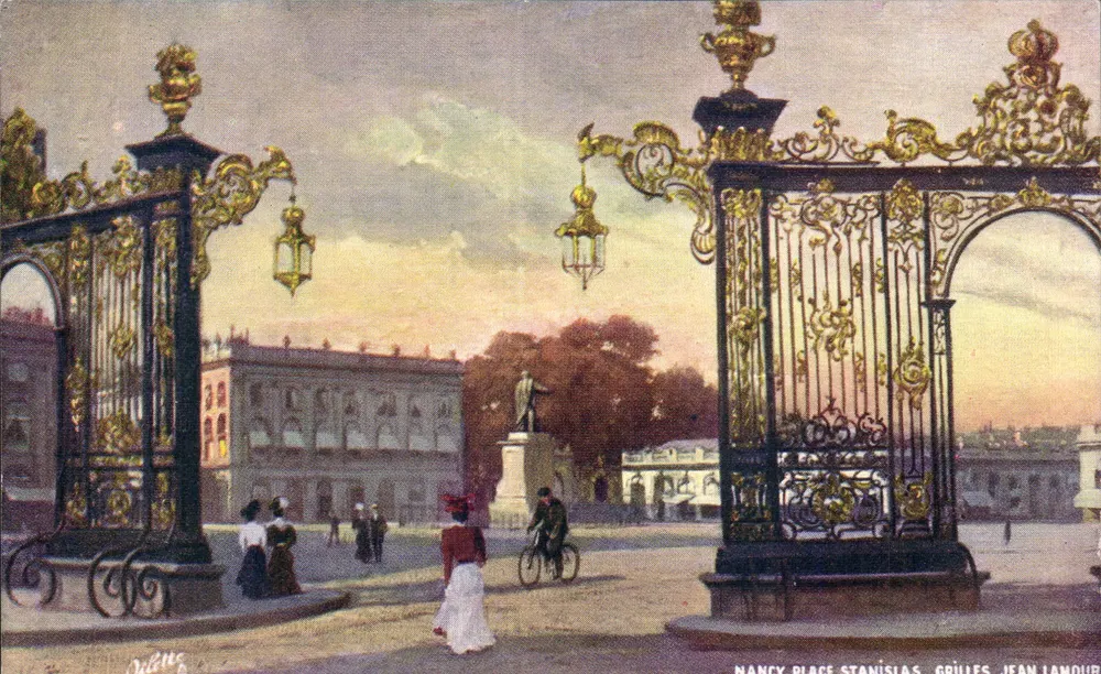 Nancy, Place Stanislas — kunstvoll verzierte Gitter, Statue und Radfahrer — Jean Lamour - Vorderseite