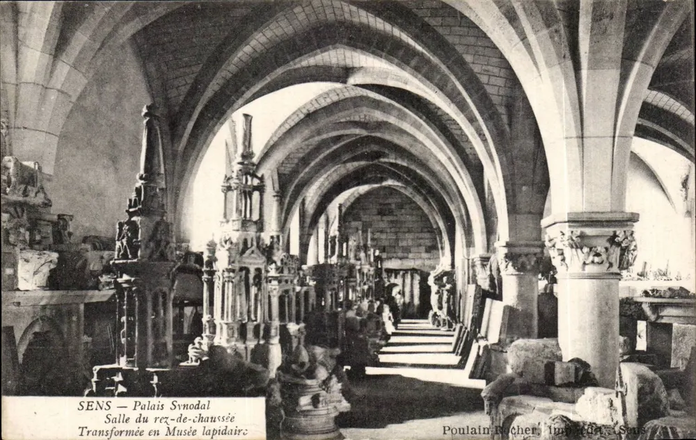 SENS — Palais Synodal — Erdgeschoss-Halle umgewandelt in Lapidaire-Museum — Poulain-Rocher, Druck SENS - Vorderseite