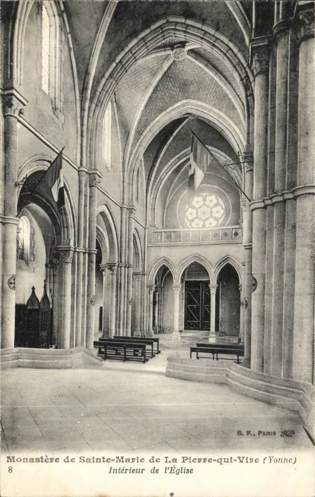 Kloster Sainte-Marie de La Pierre-qui-Vire (Yonne) — Innenansicht der Kirche — B.F., Paris, Nr. 8 - Vorderseite