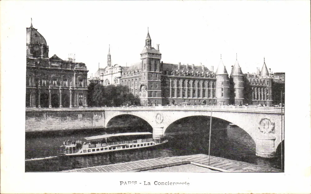 Paris - A Conciergerie — vista do ponte e do rio — editor não visível - Frente