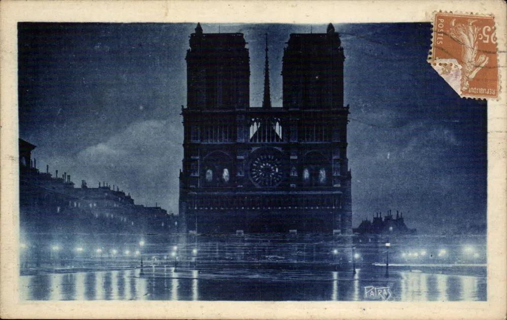 Notre-Dame de Paris — Paris à Noite — Editora Fairas - Frente