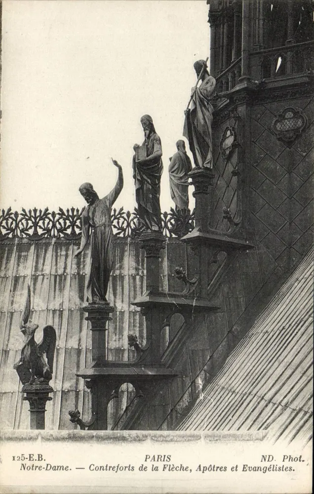 Notre-Dame — Stützen der Turmspitze, Apostel und Evangelisten — ND. Phot. - Vorderseite