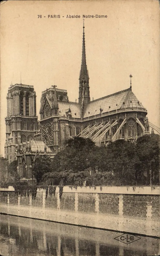 Paris - Abside Notre-Dame — visão da catedral com seu campanário e seu portal, editor C-L-B, n°76 - Frente