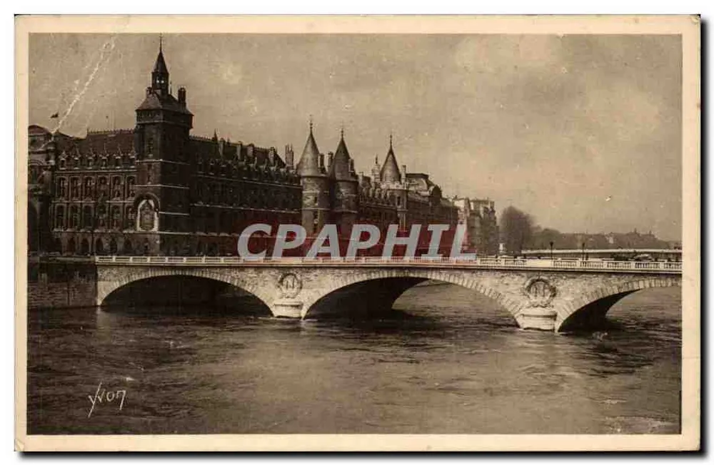 Paris — O Palácio de Justiça e o Ponte au Change - Frente
