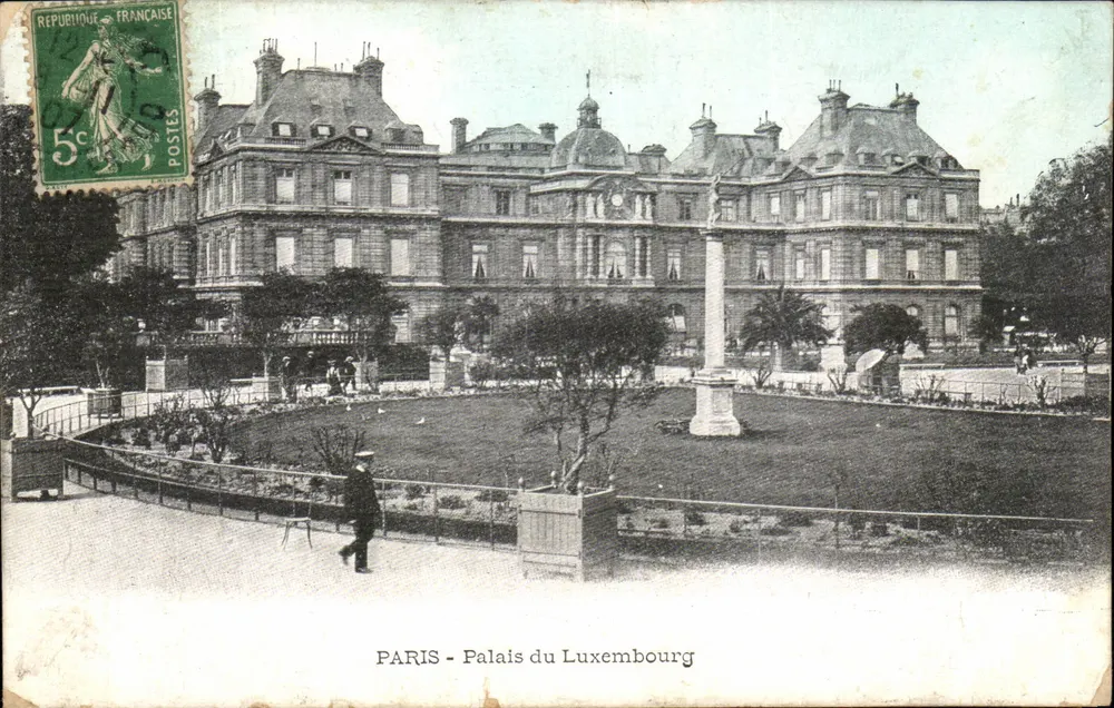 PARIS - Palácio do Luxemburgo — vista do jardim com coluna — editor não visível - Frente