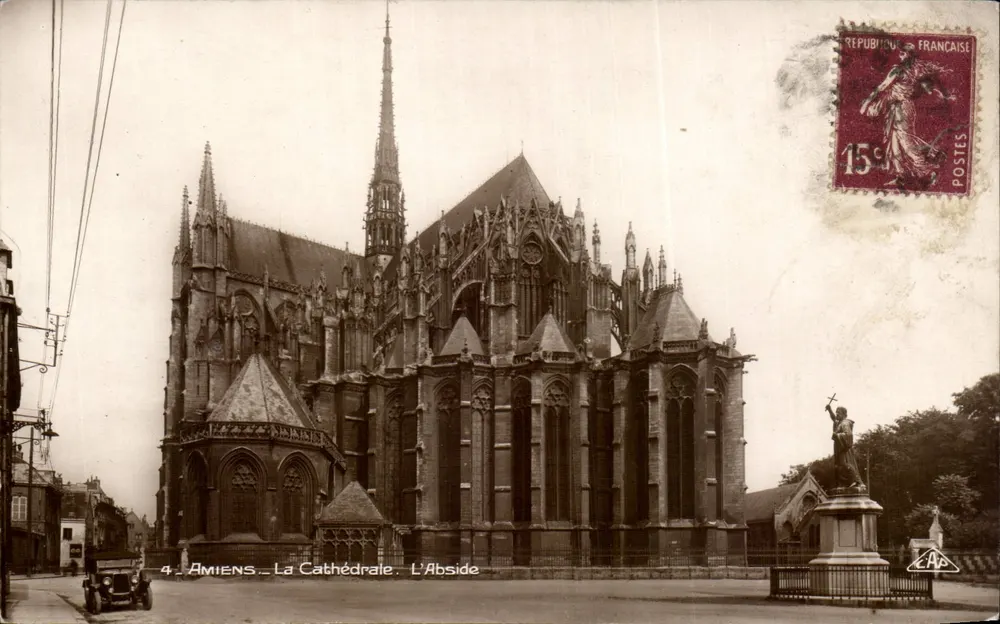 Amiens — A Catedral. A Abside — A.P. Strasbourg - Frente