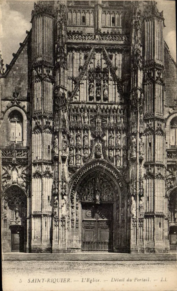 Saint-Riquier — Die Kirche. Detail des Portals — LL - Vorderseite
