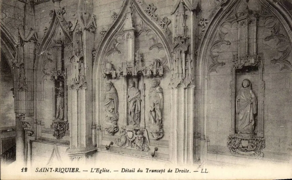 Saint-Riquier — Die Kirche. — Detail des rechten Transepts. — LL. - Vorderseite