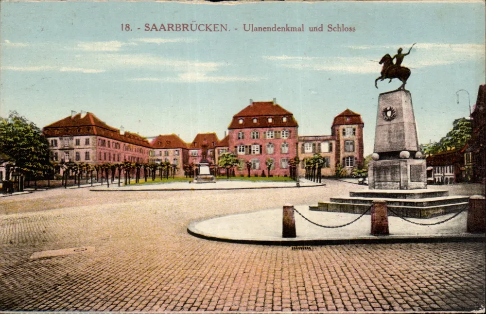Saarbrücken — Ulanen-Denkmal und Schloss - Vorderseite