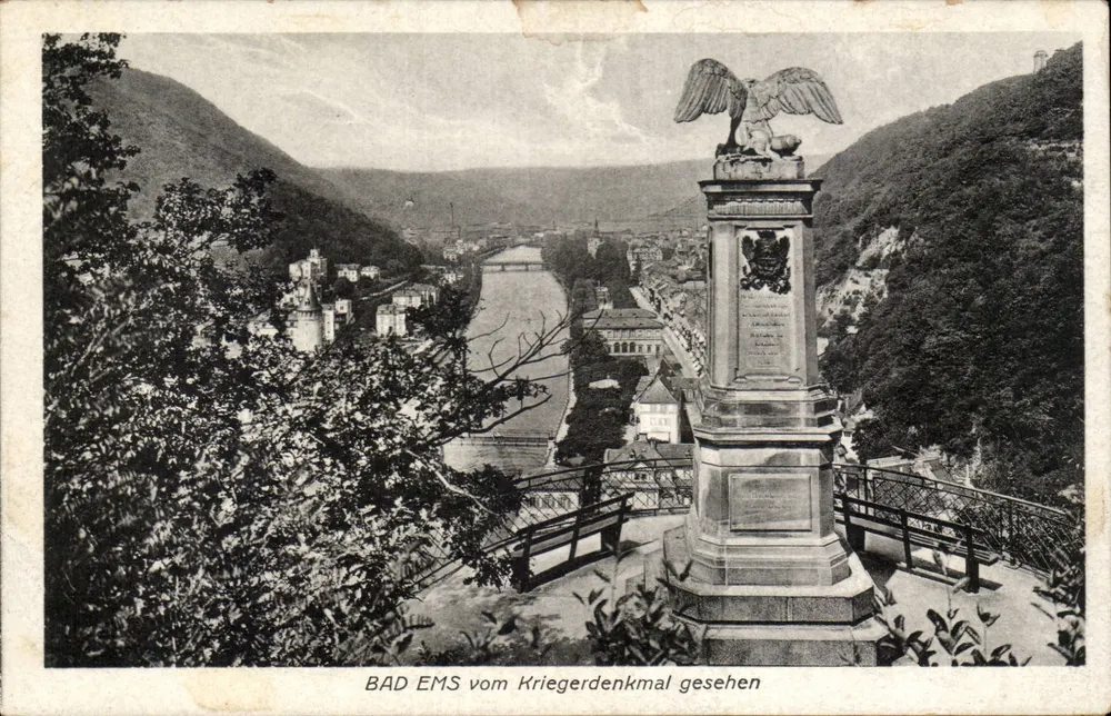 बैड एम्स — मृत सैनिकों के सम्मान के स्मारक का दृश्य — 19 1553 - आगे
