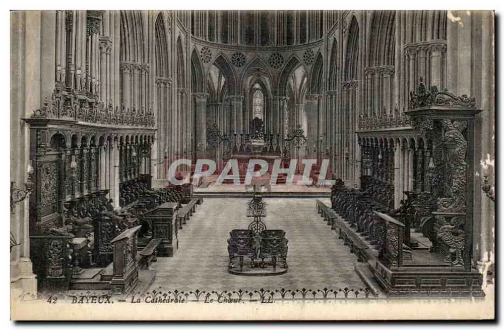 Bayeux — A Catedral — O Coro - Frente