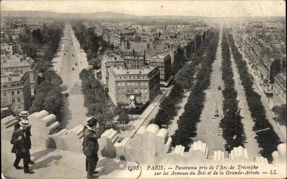Paris — Panorama tirado do Arco do Triunfo sobre as Avenues do Bois e da Grande-Armée — LL - Frente