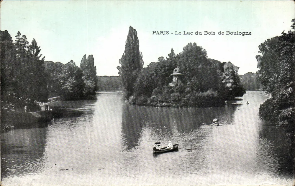 PARIS - Der See im Bois de Boulogne — Ansicht des Sees mit Boot und bewaldeter Insel - Vorderseite
