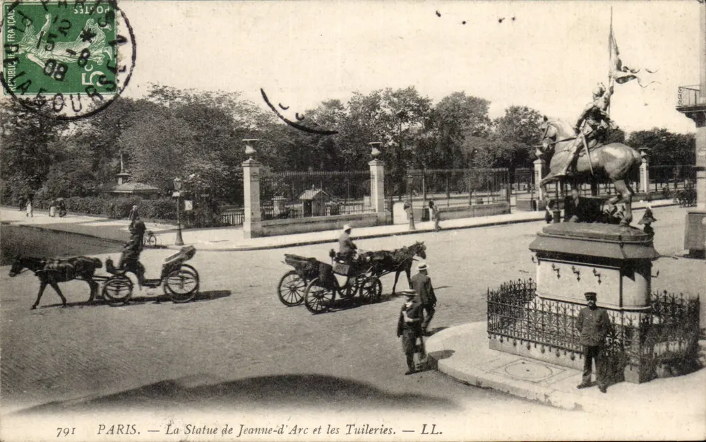 Paris — A Estátua de Joana d'Arc e os Jardins das Tuileries — LL. - Frente