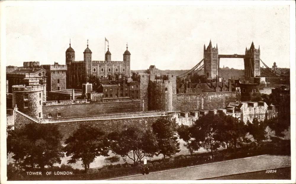 Tower of London — Ansicht mit Tower Bridge — Photo Brown & Valentine's Card n°20854 - Vorderseite