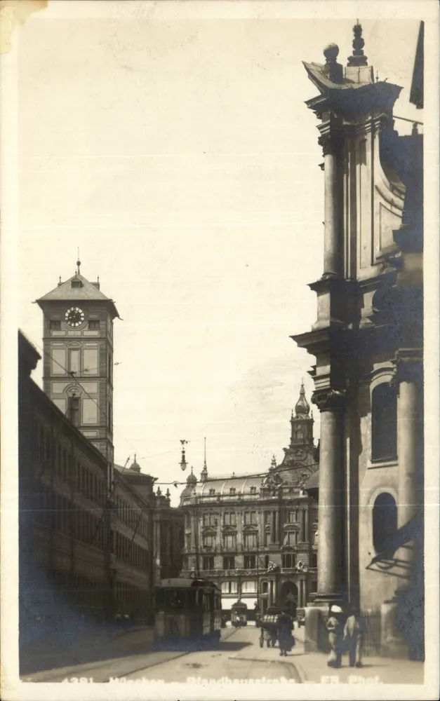 Antike Ansichtskarte München - Pfandhausstraße — Uhrturm und Straßenbahn — ER Phot. - Vorderseite