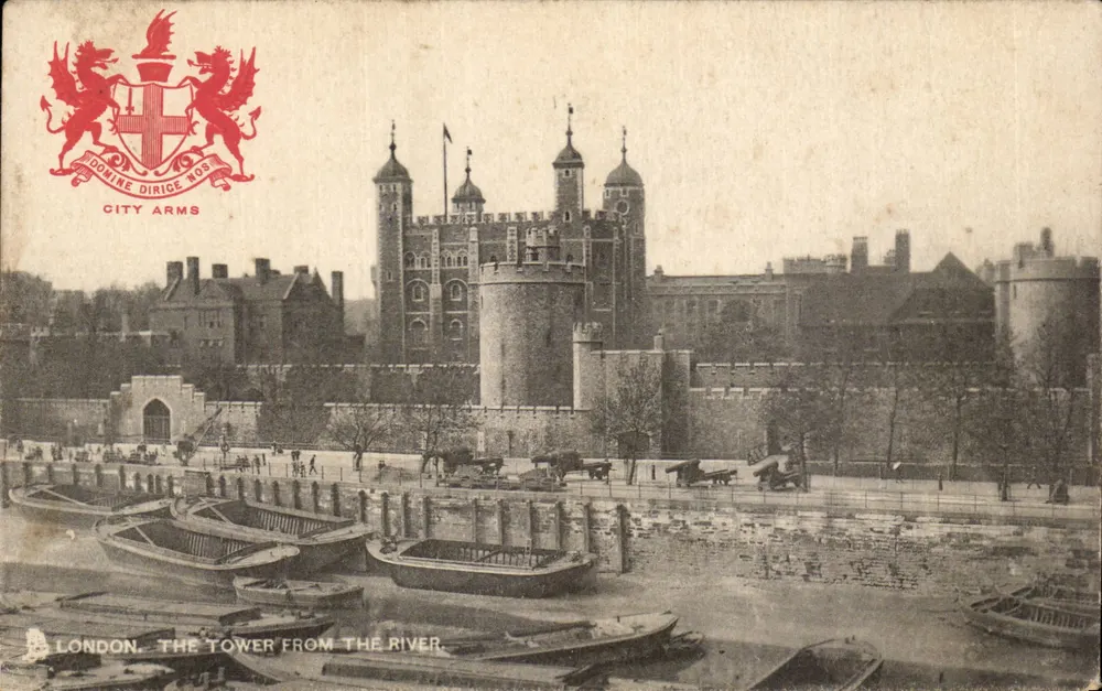 Londres. A Torre de Londres vista do rio — Tuck's Post Card, série 2174 - Frente