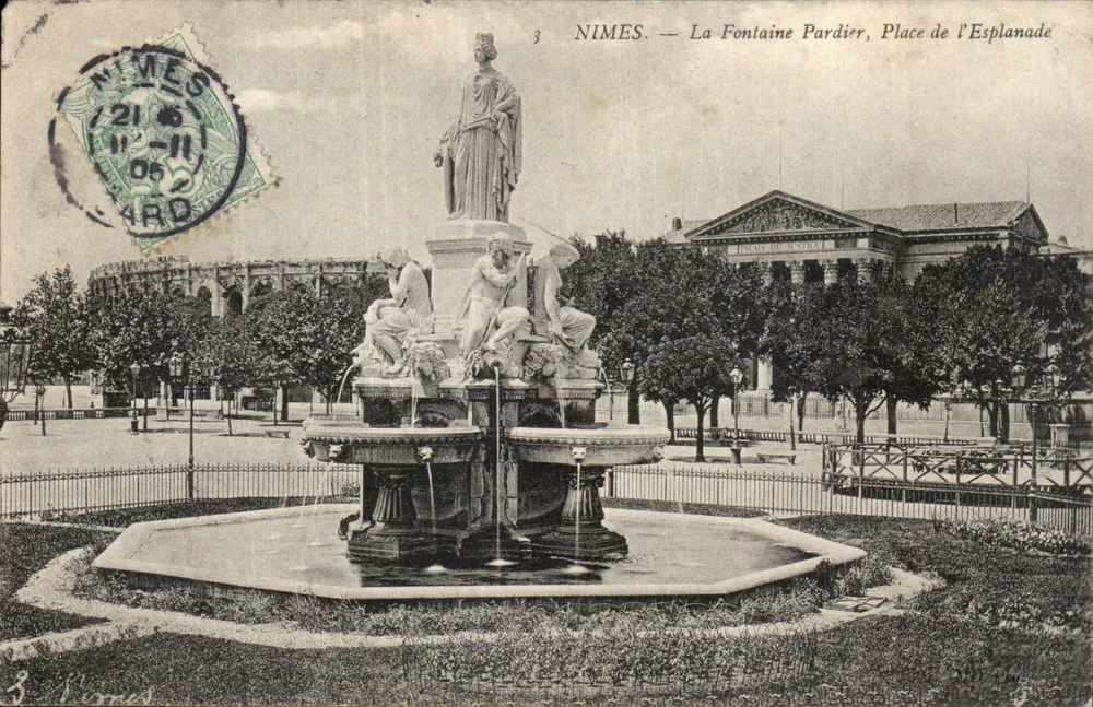 Nîmes — Fontaine Pardier, Place de l'Esplanade — Editor desconhecido, n°3 - Frente