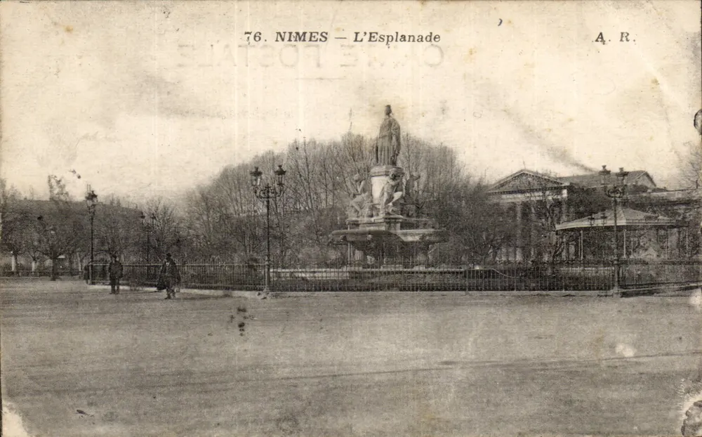 Nîmes — A Esplanade — A.R. n°76 - Frente